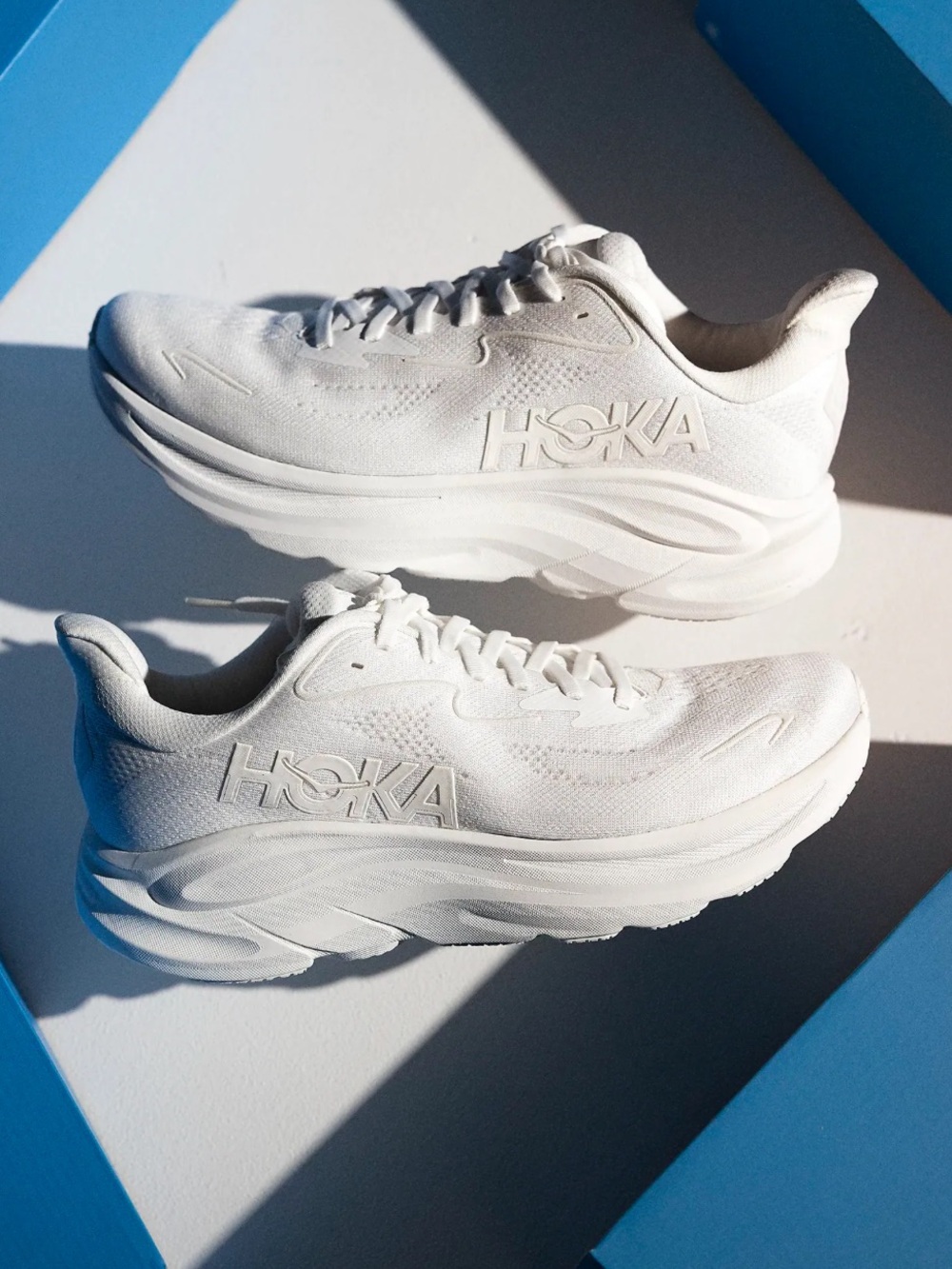 HOKA Clifton 10 EVERYDAY RUNNING Shoes
size women 7.5 White / White gently used - Picture 2 of 16